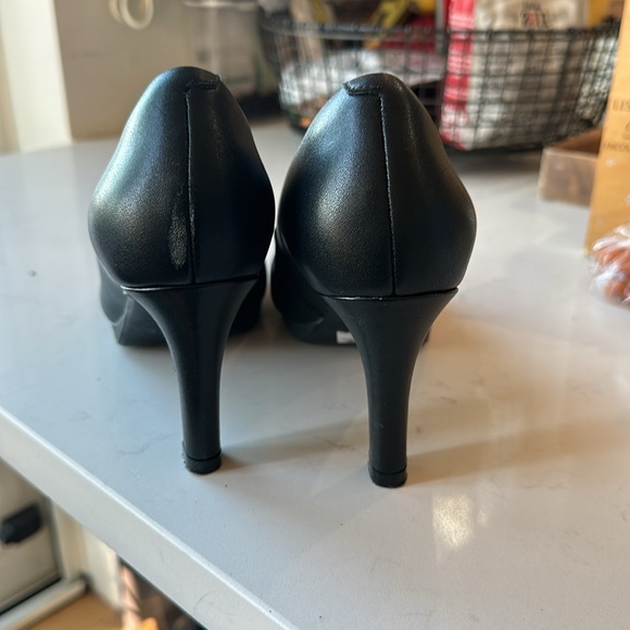 Clarks Collection - Picture 3 of 4